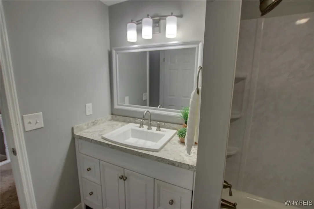 15 Wimbledon Lane, West Seneca, New York 14224, West Seneca, New York 14224, 2 Bedrooms Bedrooms, 8 Rooms Rooms,1 BathroomBathrooms,Residential,Closed,15 Wimbledon Lane, West Seneca, New York 14224,0,B1593405