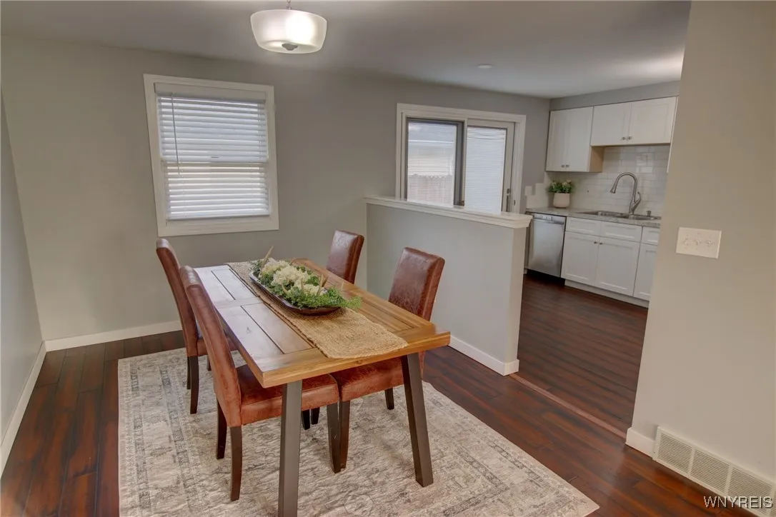 15 Wimbledon Lane, West Seneca, New York 14224, West Seneca, New York 14224, 2 Bedrooms Bedrooms, 8 Rooms Rooms,1 BathroomBathrooms,Residential,Closed,15 Wimbledon Lane, West Seneca, New York 14224,0,B1593405