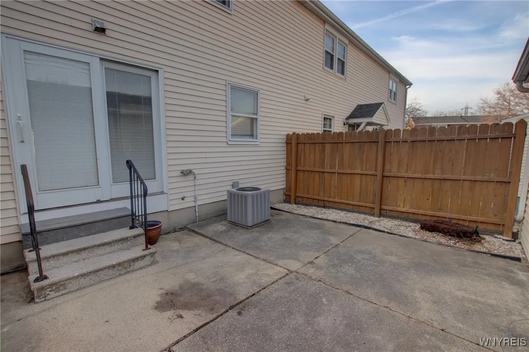 15 Wimbledon Lane, West Seneca, New York 14224, West Seneca, New York 14224, 2 Bedrooms Bedrooms, 8 Rooms Rooms,1 BathroomBathrooms,Residential,Closed,15 Wimbledon Lane, West Seneca, New York 14224,0,B1593405