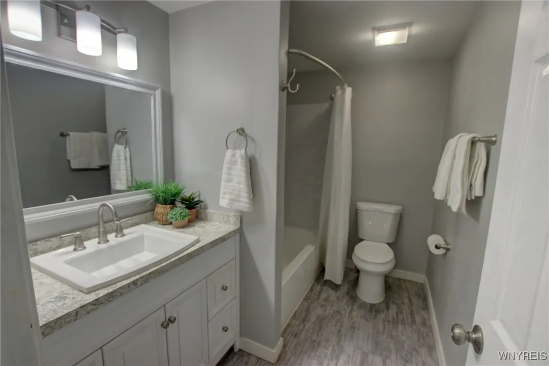 15 Wimbledon Lane, West Seneca, New York 14224, West Seneca, New York 14224, 2 Bedrooms Bedrooms, 8 Rooms Rooms,1 BathroomBathrooms,Residential,Closed,15 Wimbledon Lane, West Seneca, New York 14224,0,B1593405