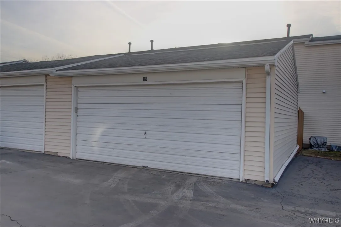 15 Wimbledon Lane, West Seneca, New York 14224, West Seneca, New York 14224, 2 Bedrooms Bedrooms, 8 Rooms Rooms,1 BathroomBathrooms,Residential,Closed,15 Wimbledon Lane, West Seneca, New York 14224,0,B1593405