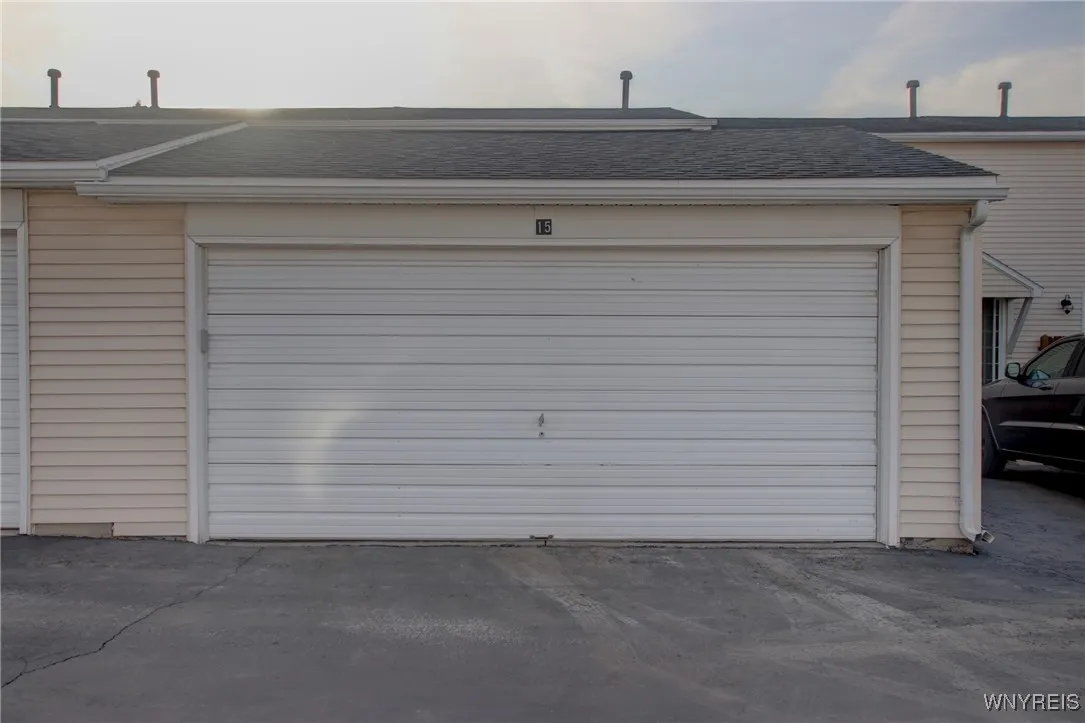 15 Wimbledon Lane, West Seneca, New York 14224, West Seneca, New York 14224, 2 Bedrooms Bedrooms, 8 Rooms Rooms,1 BathroomBathrooms,Residential,Closed,15 Wimbledon Lane, West Seneca, New York 14224,0,B1593405