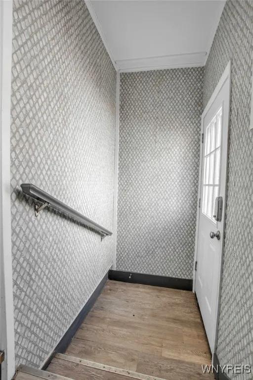 Side Entry Way