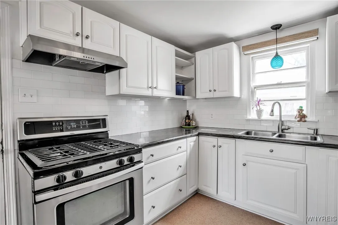 190 Covington Drive, West Seneca, New York 14220, West Seneca, New York 14220, 3 Bedrooms Bedrooms, 6 Rooms Rooms,1 BathroomBathrooms,Residential,Closed,190 Covington Drive, West Seneca, New York 14220,0,B1593375