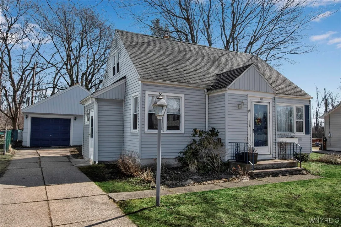 190 Covington Drive, West Seneca, New York 14220, West Seneca, New York 14220, 3 Bedrooms Bedrooms, 6 Rooms Rooms,1 BathroomBathrooms,Residential,Closed,190 Covington Drive, West Seneca, New York 14220,0,B1593375