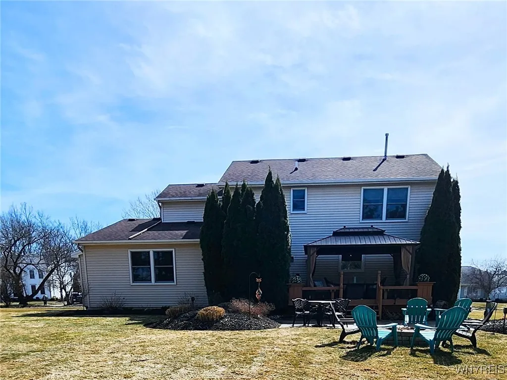 3361 Creekview Drive, Hamburg, New York 14075, Hamburg, New York 14075, 4 Bedrooms Bedrooms, 7 Rooms Rooms,2 BathroomsBathrooms,Residential,Closed,3361 Creekview Drive, Hamburg, New York 14075,0,B1591347