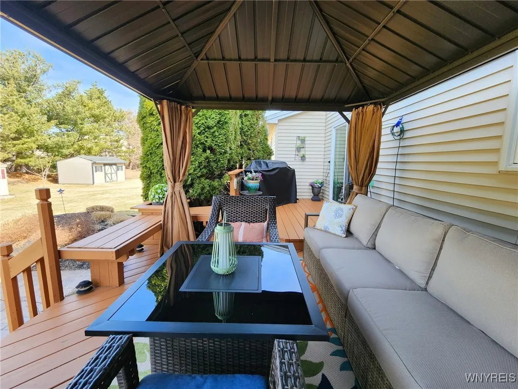 3361 Creekview Drive, Hamburg, New York 14075, Hamburg, New York 14075, 4 Bedrooms Bedrooms, 7 Rooms Rooms,2 BathroomsBathrooms,Residential,Closed,3361 Creekview Drive, Hamburg, New York 14075,0,B1591347