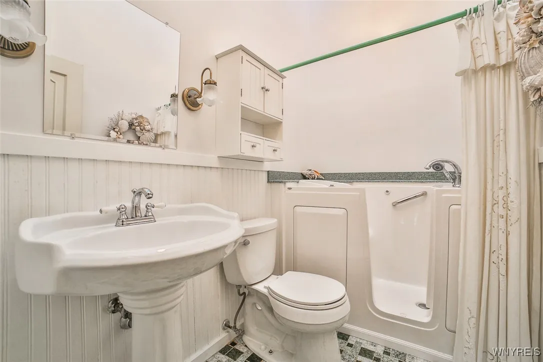 Walk-In Tub 2