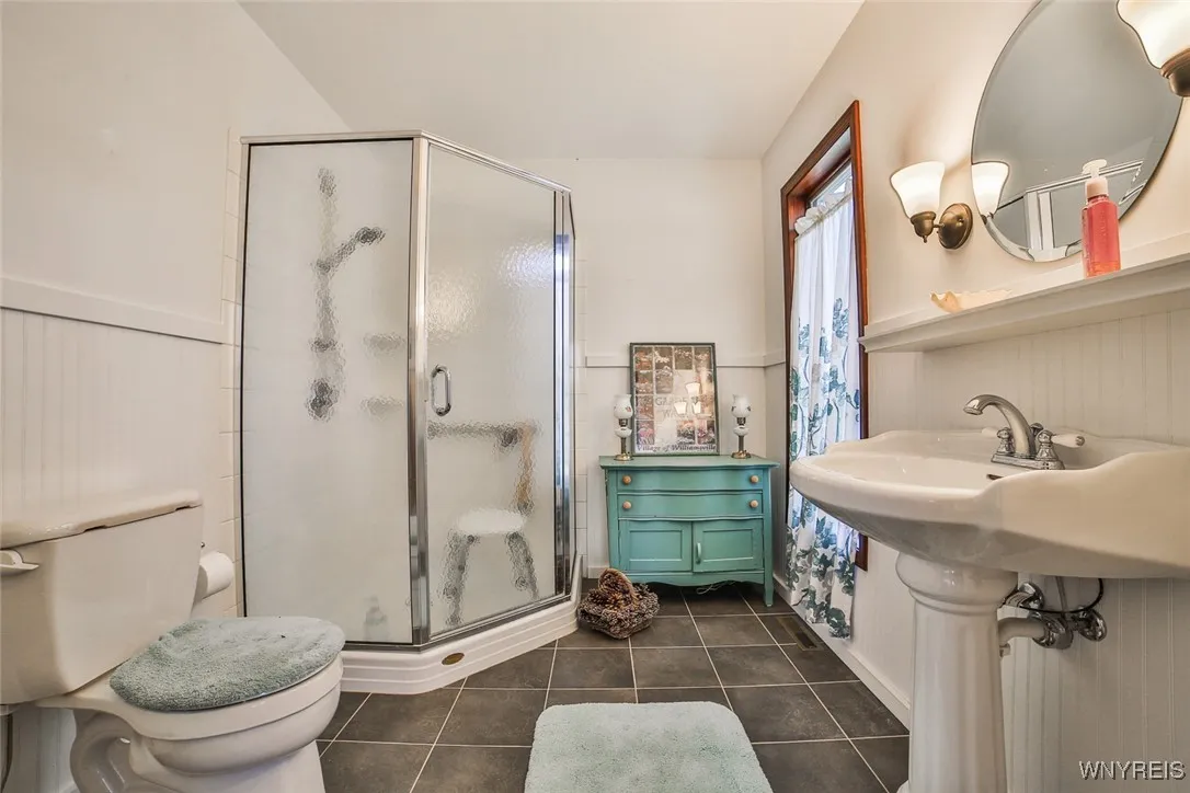 Primary 1 Bathroom