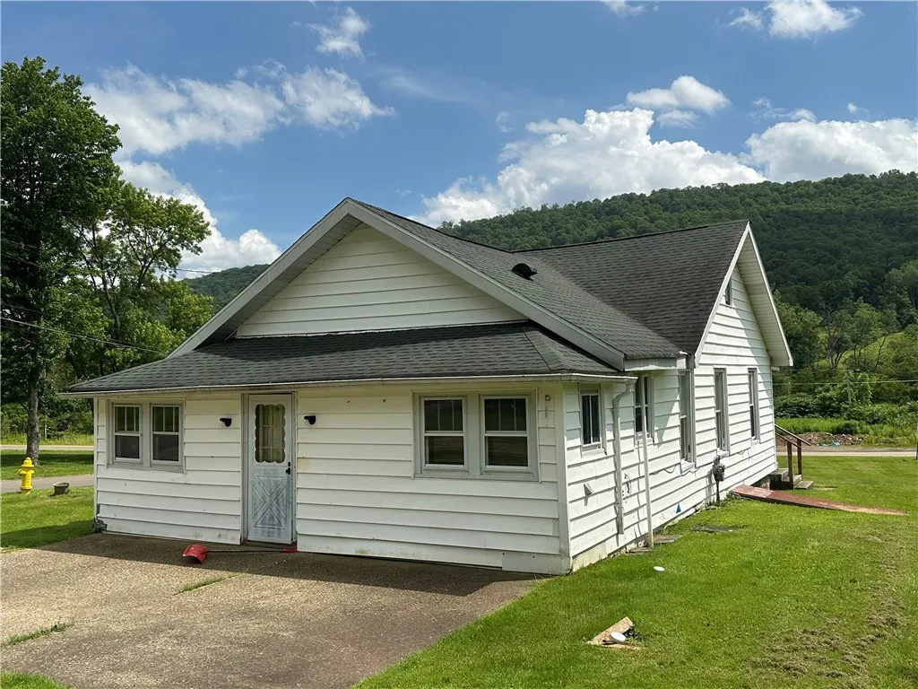 7 Hedgehog Lane, Bradford-town, Pennsylvania 16701, Bradford Town, Pennsylvania 16701, 3 Bedrooms Bedrooms, 7 Rooms Rooms,1 BathroomBathrooms,Residential,For Sale,7 Hedgehog Lane, Bradford-town, Pennsylvania 16701,R1593540