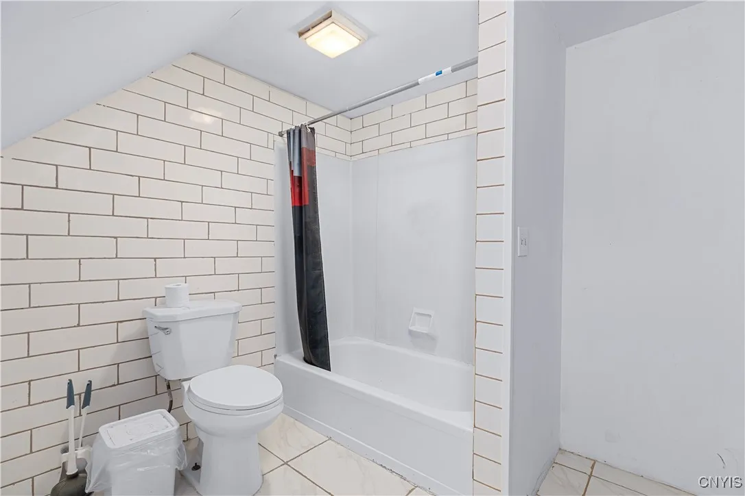 809 Oswego Street, Utica, New York 13502, Utica, New York 13502, 4 Bedrooms Bedrooms, ,2 BathroomsBathrooms,Residential,For Sale,809 Oswego Street, Utica, New York 13502,S1593439