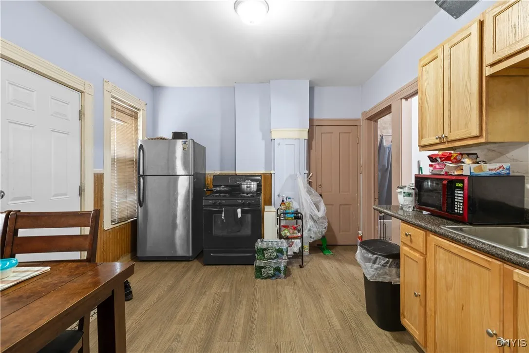 809 Oswego Street, Utica, New York 13502, Utica, New York 13502, 4 Bedrooms Bedrooms, ,2 BathroomsBathrooms,Residential,For Sale,809 Oswego Street, Utica, New York 13502,S1593439