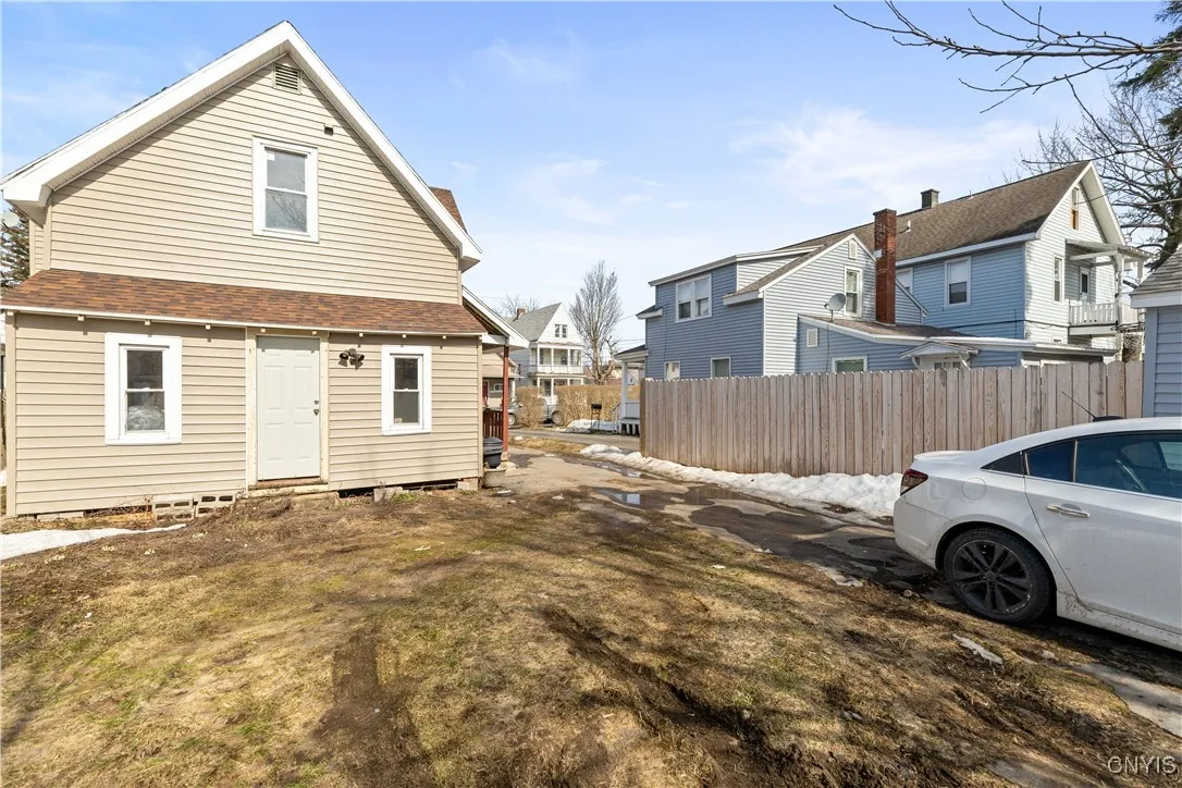 809 Oswego Street, Utica, New York 13502, Utica, New York 13502, 4 Bedrooms Bedrooms, ,2 BathroomsBathrooms,Residential,For Sale,809 Oswego Street, Utica, New York 13502,S1593439