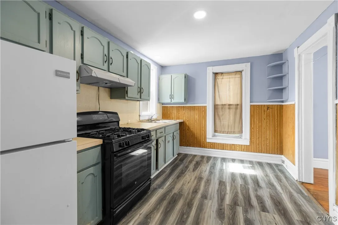 809 Oswego Street, Utica, New York 13502, Utica, New York 13502, 4 Bedrooms Bedrooms, ,2 BathroomsBathrooms,Residential,For Sale,809 Oswego Street, Utica, New York 13502,S1593439