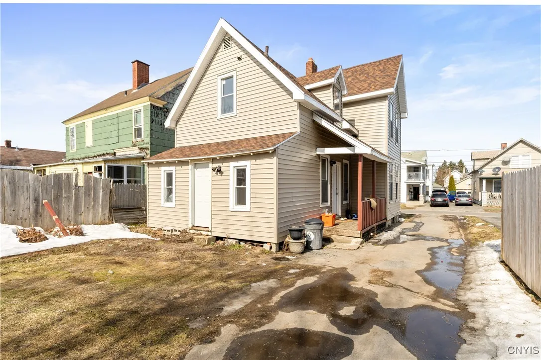 809 Oswego Street, Utica, New York 13502, Utica, New York 13502, 4 Bedrooms Bedrooms, ,2 BathroomsBathrooms,Residential,For Sale,809 Oswego Street, Utica, New York 13502,S1593439