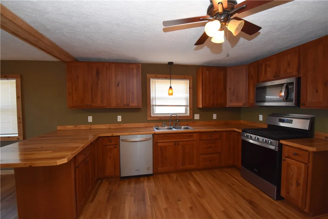 2060 Edgemere Drive, Greece, New York 14612, Greece, New York 14612, 2 Bedrooms Bedrooms, 5 Rooms Rooms,1 BathroomBathrooms,Residential,Closed,2060 Edgemere Drive, Greece, New York 14612,R1591057