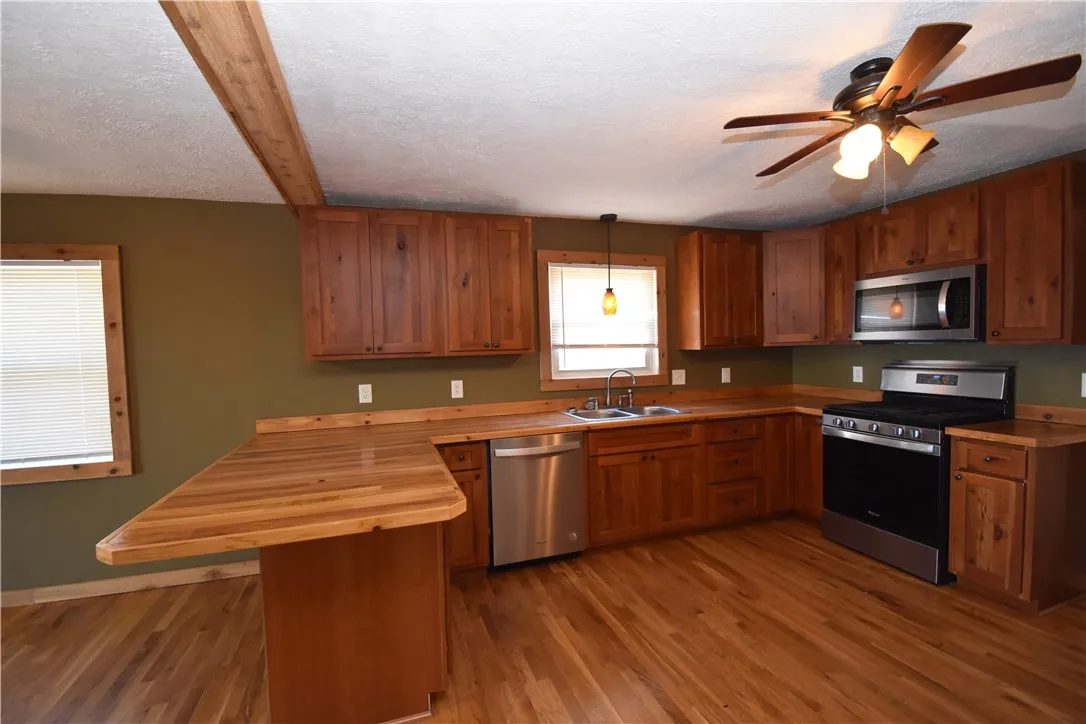 2060 Edgemere Drive, Greece, New York 14612, Greece, New York 14612, 2 Bedrooms Bedrooms, 5 Rooms Rooms,1 BathroomBathrooms,Residential,Closed,2060 Edgemere Drive, Greece, New York 14612,R1591057