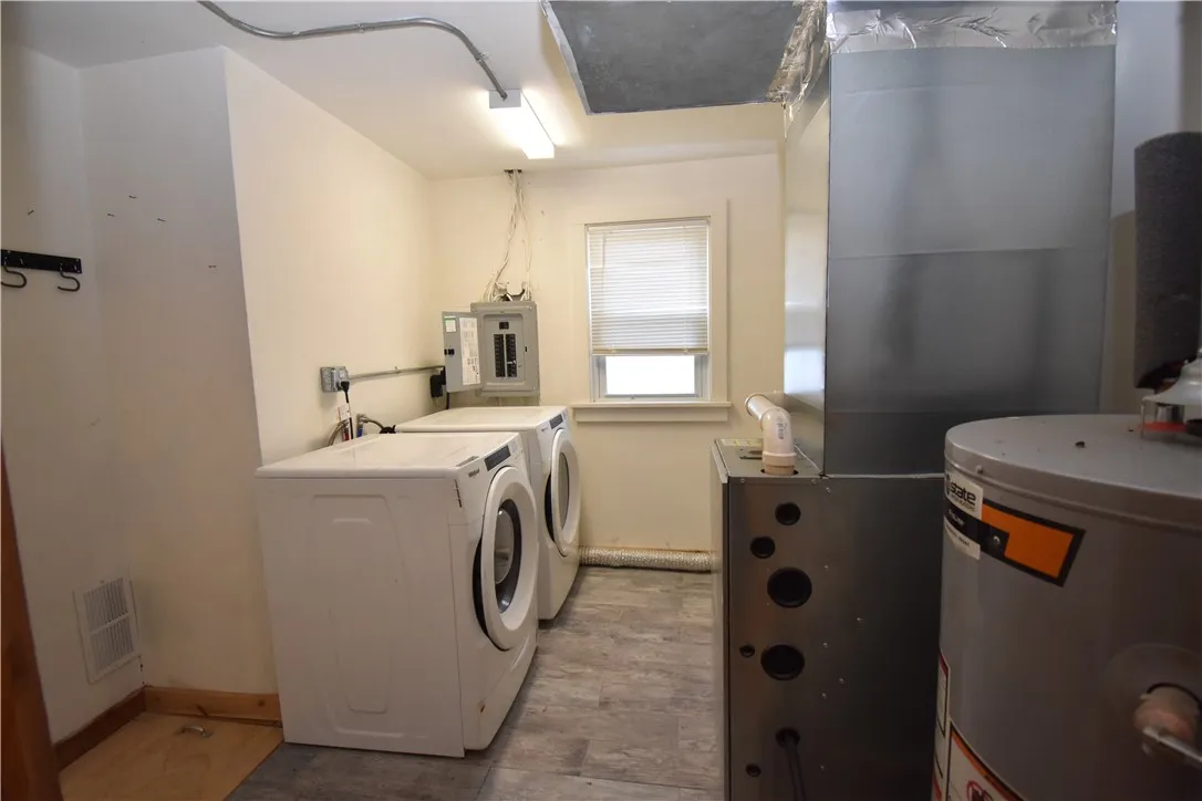 2060 Edgemere Drive, Greece, New York 14612, Greece, New York 14612, 2 Bedrooms Bedrooms, 5 Rooms Rooms,1 BathroomBathrooms,Residential,Closed,2060 Edgemere Drive, Greece, New York 14612,R1591057