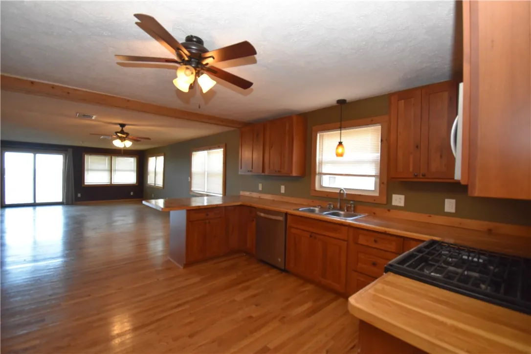 2060 Edgemere Drive, Greece, New York 14612, Greece, New York 14612, 2 Bedrooms Bedrooms, 5 Rooms Rooms,1 BathroomBathrooms,Residential,Closed,2060 Edgemere Drive, Greece, New York 14612,R1591057