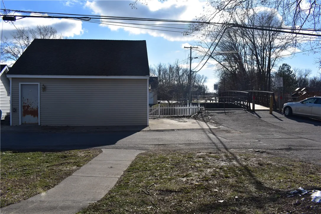 2060 Edgemere Drive, Greece, New York 14612, Greece, New York 14612, 2 Bedrooms Bedrooms, 5 Rooms Rooms,1 BathroomBathrooms,Residential,Closed,2060 Edgemere Drive, Greece, New York 14612,R1591057