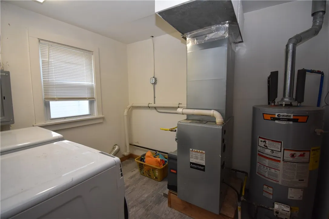 2060 Edgemere Drive, Greece, New York 14612, Greece, New York 14612, 2 Bedrooms Bedrooms, 5 Rooms Rooms,1 BathroomBathrooms,Residential,Closed,2060 Edgemere Drive, Greece, New York 14612,R1591057