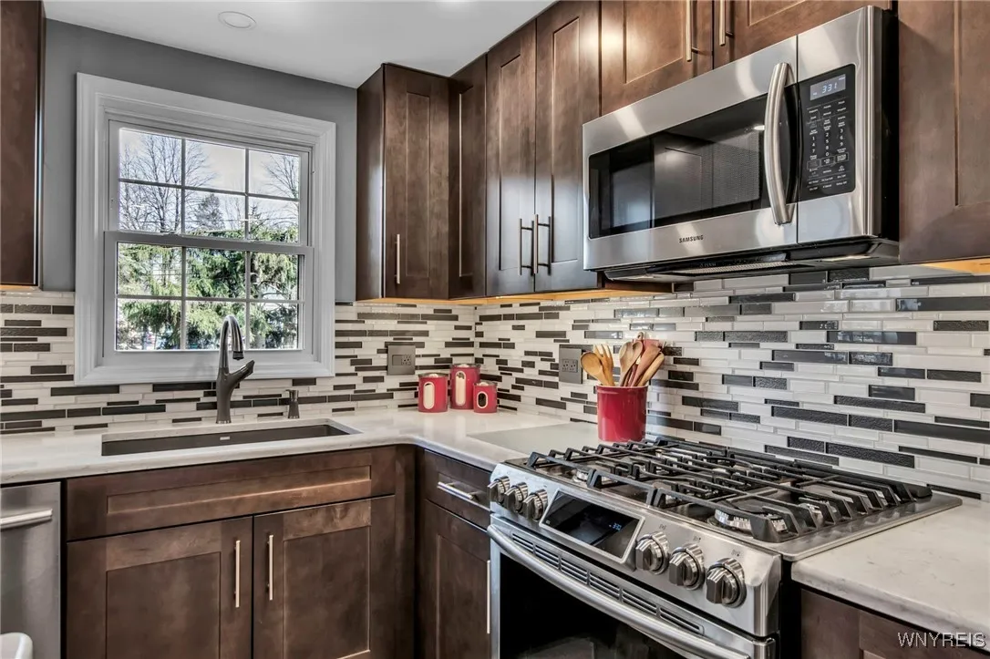 100 Kings Trail, Amherst, New York 14221, Amherst, New York 14221, 5 Bedrooms Bedrooms, 10 Rooms Rooms,2 BathroomsBathrooms,Residential,Closed,100 Kings Trail, Amherst, New York 14221,0,B1593549