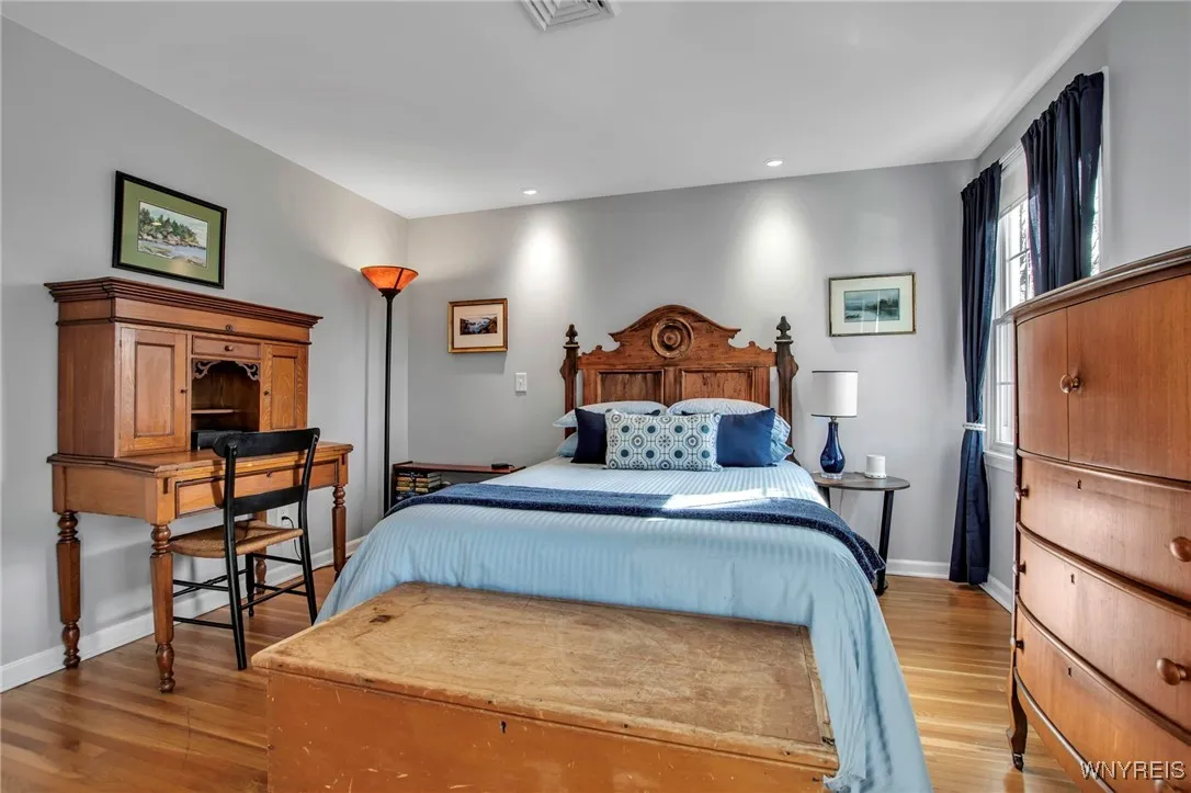 100 Kings Trail, Amherst, New York 14221, Amherst, New York 14221, 5 Bedrooms Bedrooms, 10 Rooms Rooms,2 BathroomsBathrooms,Residential,Closed,100 Kings Trail, Amherst, New York 14221,0,B1593549