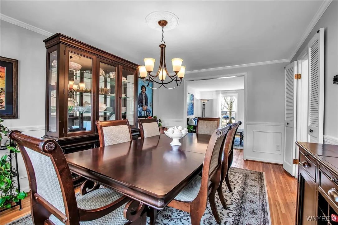 100 Kings Trail, Amherst, New York 14221, Amherst, New York 14221, 5 Bedrooms Bedrooms, 10 Rooms Rooms,2 BathroomsBathrooms,Residential,Closed,100 Kings Trail, Amherst, New York 14221,0,B1593549