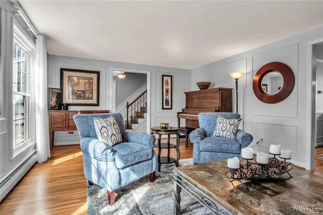 100 Kings Trail, Amherst, New York 14221, Amherst, New York 14221, 5 Bedrooms Bedrooms, 10 Rooms Rooms,2 BathroomsBathrooms,Residential,Closed,100 Kings Trail, Amherst, New York 14221,0,B1593549