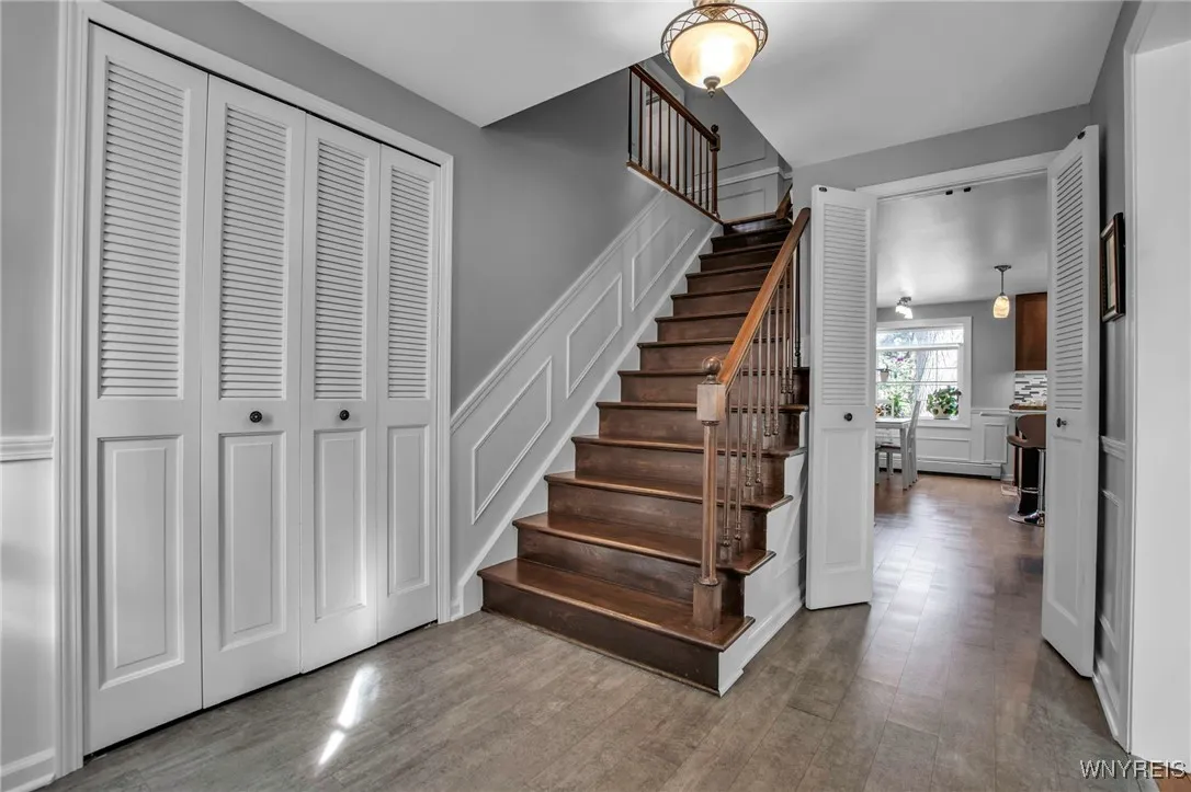 100 Kings Trail, Amherst, New York 14221, Amherst, New York 14221, 5 Bedrooms Bedrooms, 10 Rooms Rooms,2 BathroomsBathrooms,Residential,Closed,100 Kings Trail, Amherst, New York 14221,0,B1593549