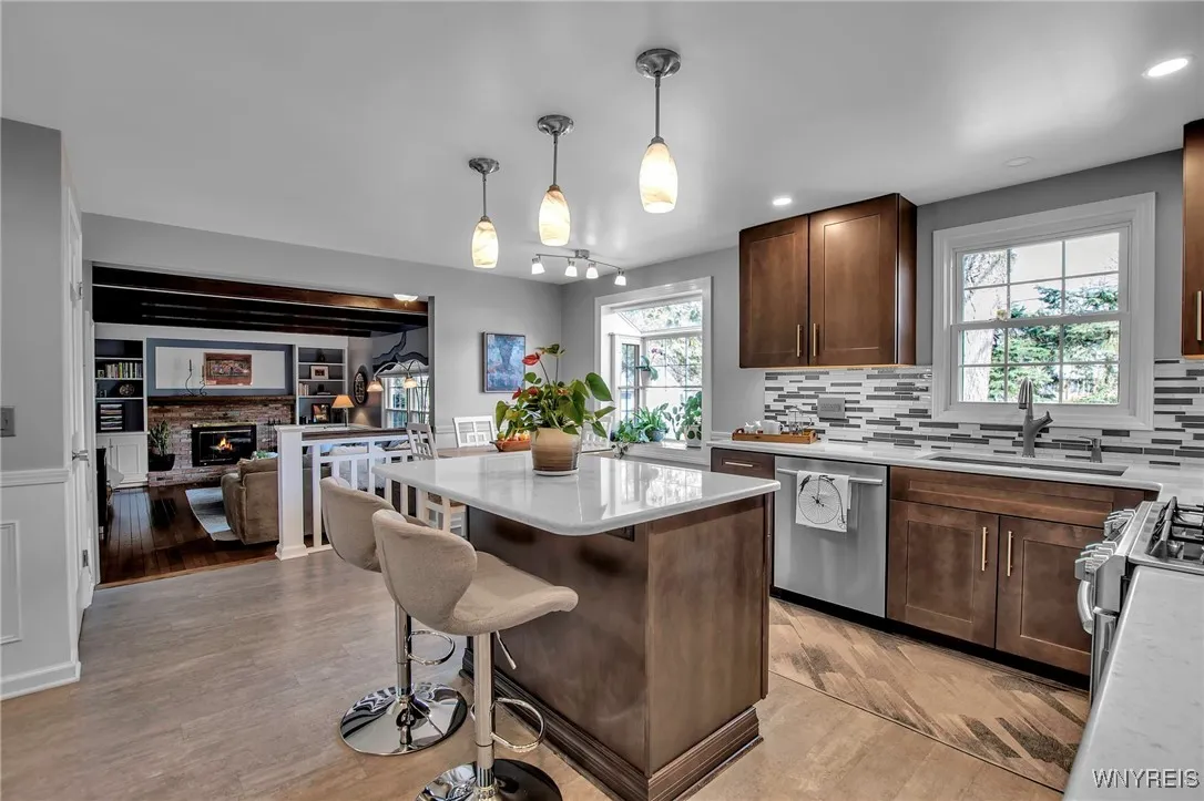 100 Kings Trail, Amherst, New York 14221, Amherst, New York 14221, 5 Bedrooms Bedrooms, 10 Rooms Rooms,2 BathroomsBathrooms,Residential,Closed,100 Kings Trail, Amherst, New York 14221,0,B1593549