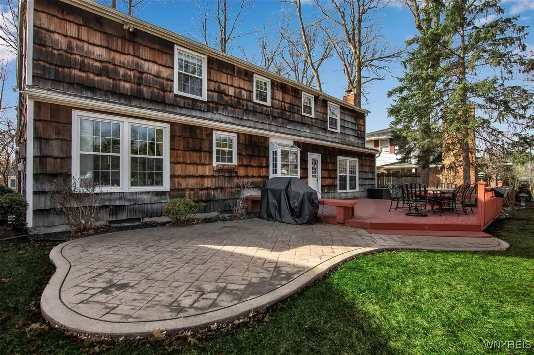 100 Kings Trail, Amherst, New York 14221, Amherst, New York 14221, 5 Bedrooms Bedrooms, 10 Rooms Rooms,2 BathroomsBathrooms,Residential,Closed,100 Kings Trail, Amherst, New York 14221,0,B1593549