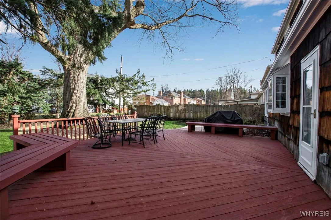100 Kings Trail, Amherst, New York 14221, Amherst, New York 14221, 5 Bedrooms Bedrooms, 10 Rooms Rooms,2 BathroomsBathrooms,Residential,Closed,100 Kings Trail, Amherst, New York 14221,0,B1593549