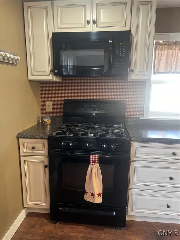 406 Park Street, Fulton, New York 13069, Fulton, New York 13069, 5 Bedrooms Bedrooms, 11 Rooms Rooms,2 BathroomsBathrooms,Residential,Closed,406 Park Street, Fulton, New York 13069,0,S1593841