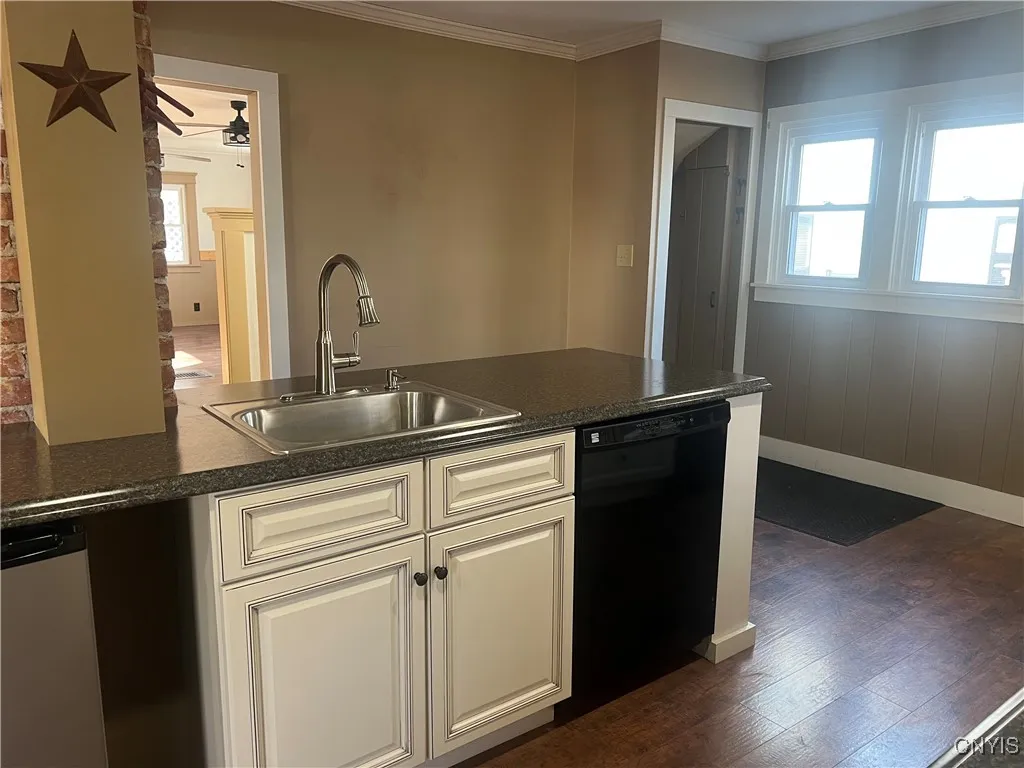 406 Park Street, Fulton, New York 13069, Fulton, New York 13069, 5 Bedrooms Bedrooms, 11 Rooms Rooms,2 BathroomsBathrooms,Residential,Closed,406 Park Street, Fulton, New York 13069,0,S1593841