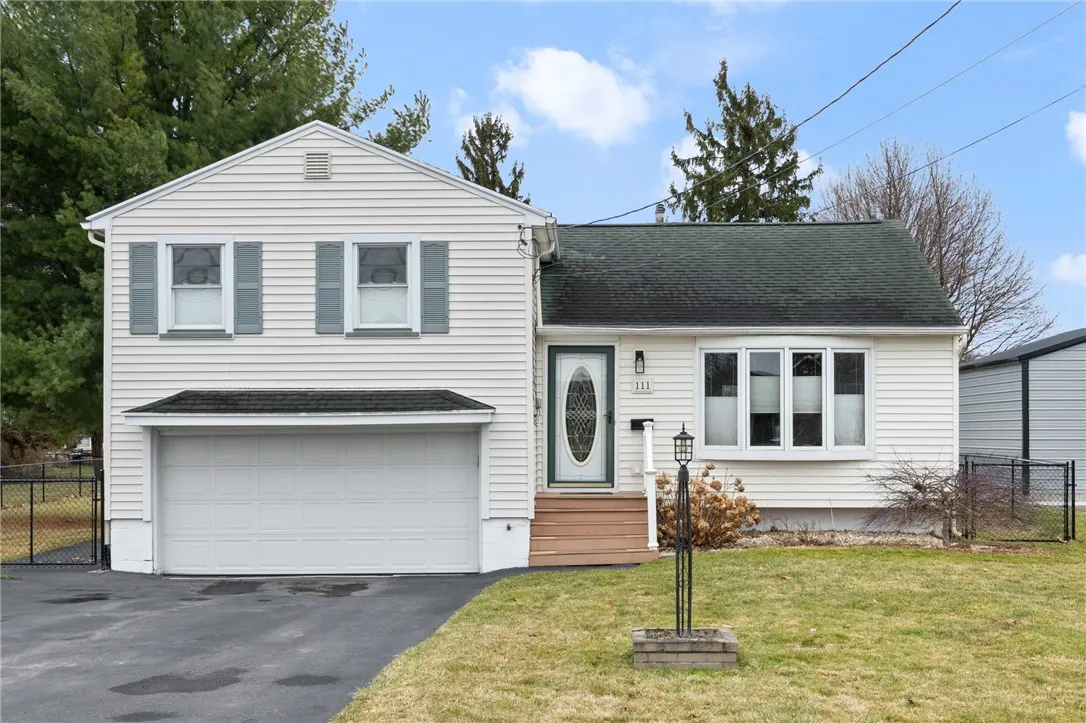 111 Lisa Ann Drive, Gates, New York 14606, Gates, New York 14606, 3 Bedrooms Bedrooms, 8 Rooms Rooms,1 BathroomBathrooms,Residential,Closed,111 Lisa Ann Drive, Gates, New York 14606,0,R1593714
