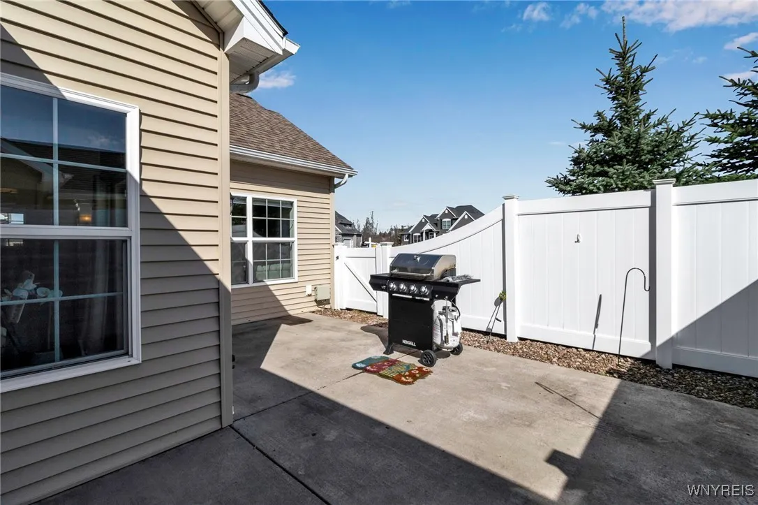 9555 Bent Grass Run A, Clarence, New York 14032, Clarence, New York 14032, 2 Bedrooms Bedrooms, 5 Rooms Rooms,2 BathroomsBathrooms,Residential,Closed,9555 Bent Grass Run A, Clarence, New York 14032,0,B1593472