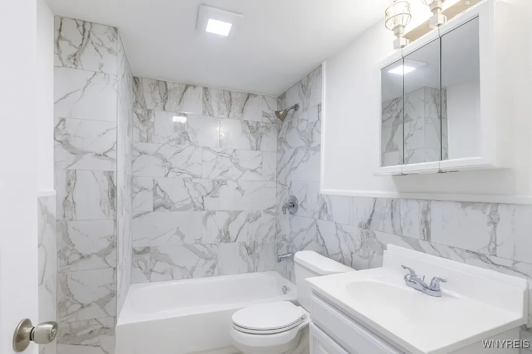 203 French Street, Buffalo, New York 14211, Buffalo, New York 14211, 3 Bedrooms Bedrooms, 7 Rooms Rooms,1 BathroomBathrooms,Residential,For Sale,203 French Street, Buffalo, New York 14211,0,B1592218