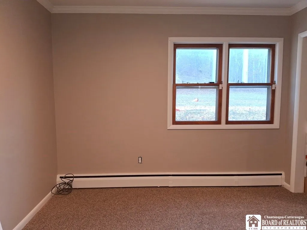 Bedroom I Off kitchen