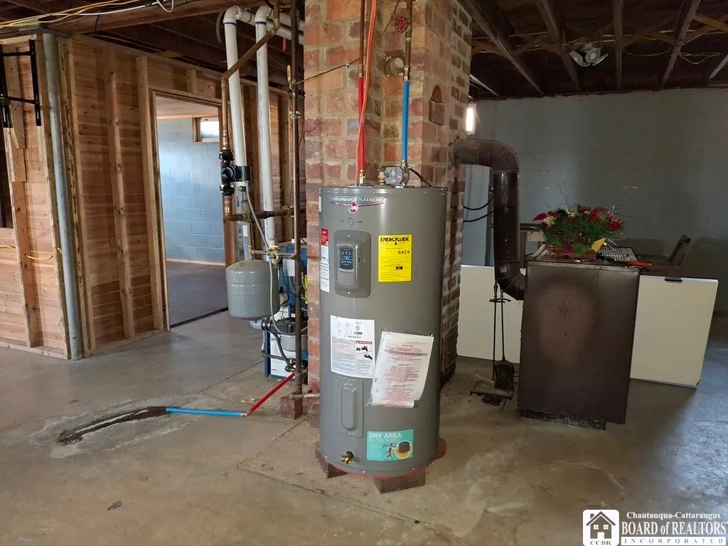 Hot water heater
