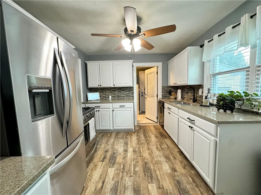 719 Dubois Street, Elmira-city, New York 14904, Elmira City, New York 14904, 3 Bedrooms Bedrooms, 6 Rooms Rooms,1 BathroomBathrooms,Residential,For Sale,719 Dubois Street, Elmira-city, New York 14904,R1593598
