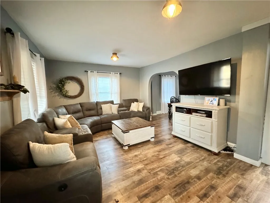 719 Dubois Street, Elmira-city, New York 14904, Elmira City, New York 14904, 3 Bedrooms Bedrooms, 6 Rooms Rooms,1 BathroomBathrooms,Residential,For Sale,719 Dubois Street, Elmira-city, New York 14904,R1593598