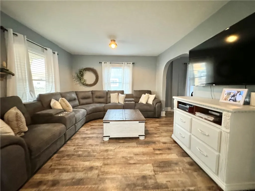 719 Dubois Street, Elmira-city, New York 14904, Elmira City, New York 14904, 3 Bedrooms Bedrooms, 6 Rooms Rooms,1 BathroomBathrooms,Residential,For Sale,719 Dubois Street, Elmira-city, New York 14904,R1593598