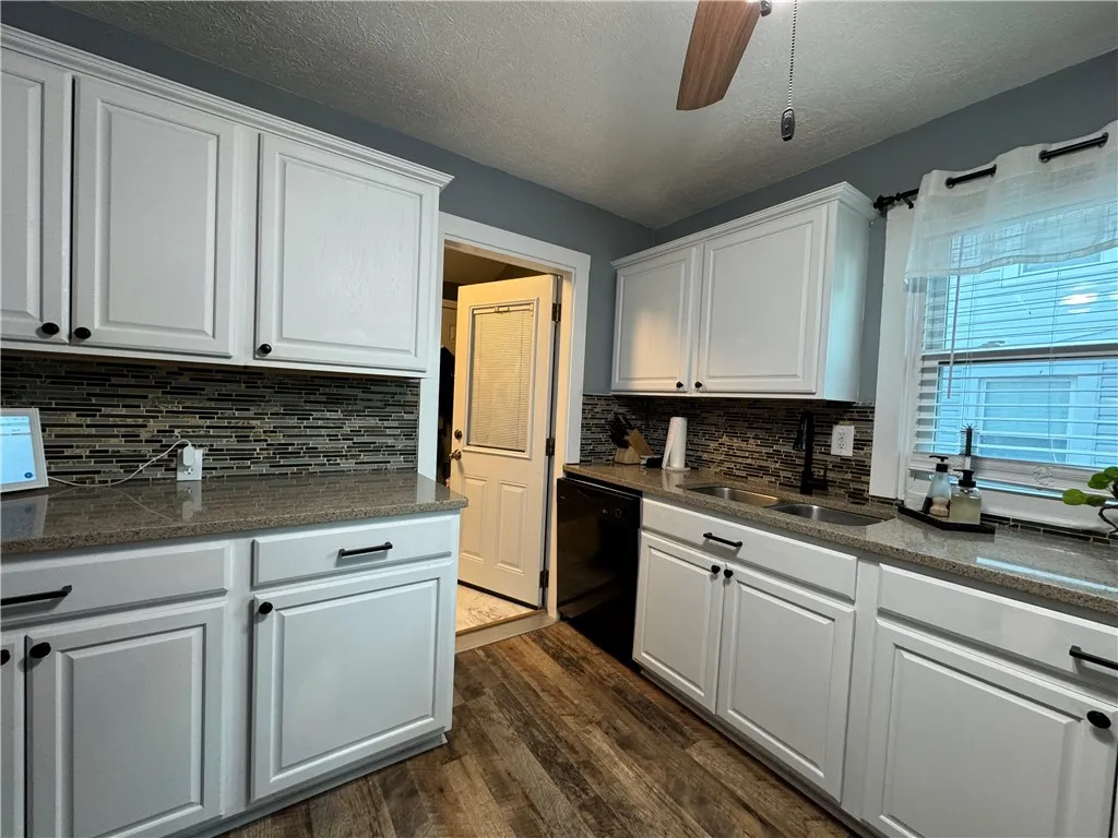719 Dubois Street, Elmira-city, New York 14904, Elmira City, New York 14904, 3 Bedrooms Bedrooms, 6 Rooms Rooms,1 BathroomBathrooms,Residential,For Sale,719 Dubois Street, Elmira-city, New York 14904,R1593598