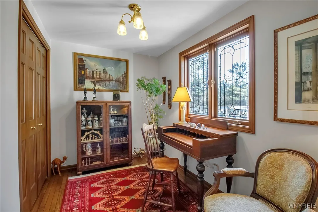 In-law apartment den/office