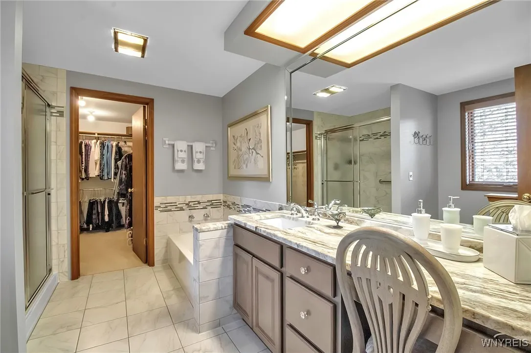 Main house ensuite updated bathroom