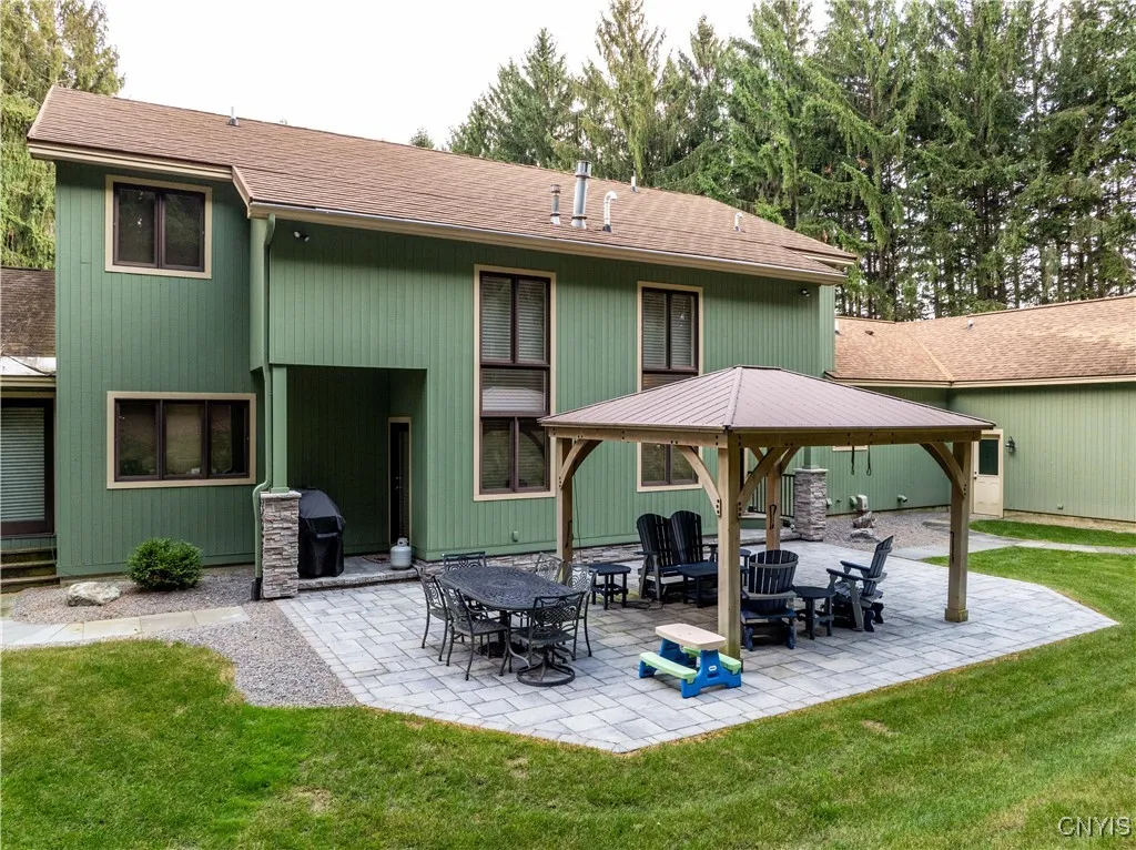 3949 Canyonwood Lane, Pompey, New York 13078, Pompey, New York 13078, 5 Bedrooms Bedrooms, 14 Rooms Rooms,4 BathroomsBathrooms,Residential,For Sale,3949 Canyonwood Lane, Pompey, New York 13078,S1591912