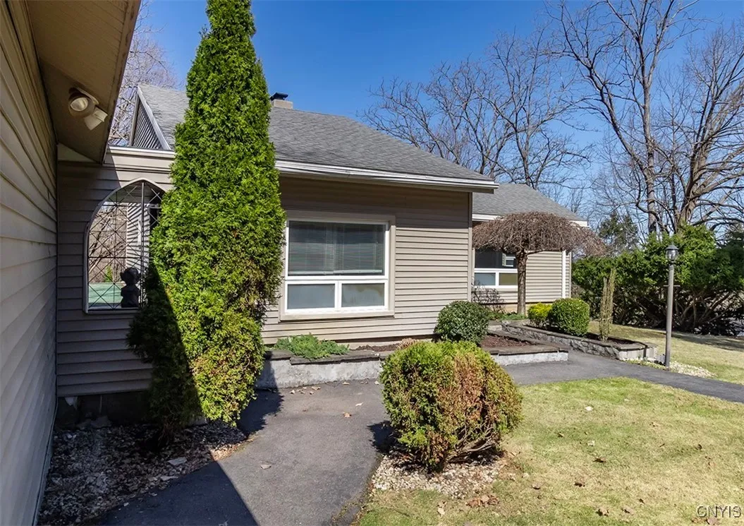204 Alton Street, Syracuse, New York 13215, Syracuse, New York 13215, 3 Bedrooms Bedrooms, 11 Rooms Rooms,2 BathroomsBathrooms,Residential,Closed,204 Alton Street, Syracuse, New York 13215,0,S1593573