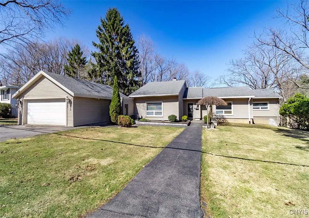204 Alton Street, Syracuse, New York 13215, Syracuse, New York 13215, 3 Bedrooms Bedrooms, 11 Rooms Rooms,2 BathroomsBathrooms,Residential,Closed,204 Alton Street, Syracuse, New York 13215,0,S1593573