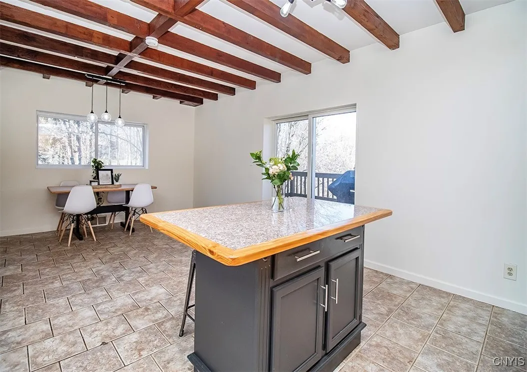 204 Alton Street, Syracuse, New York 13215, Syracuse, New York 13215, 3 Bedrooms Bedrooms, 11 Rooms Rooms,2 BathroomsBathrooms,Residential,Closed,204 Alton Street, Syracuse, New York 13215,0,S1593573